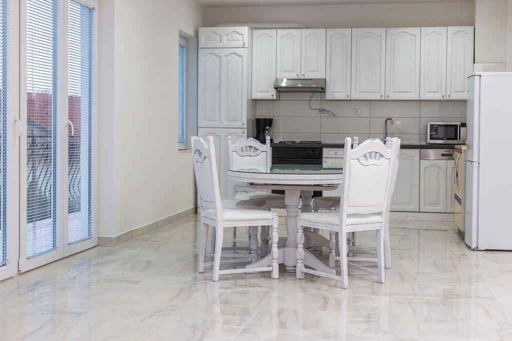 Apartment Drazena Трогир Экстерьер фото