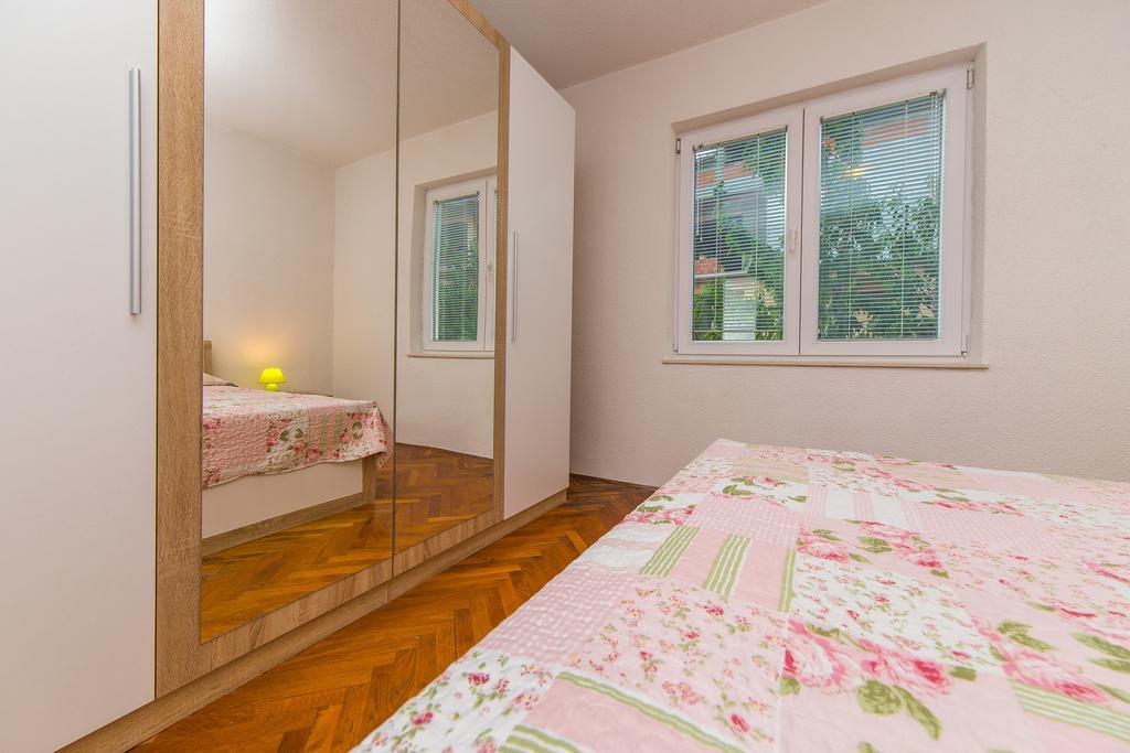 Apartment Drazena Трогир Экстерьер фото